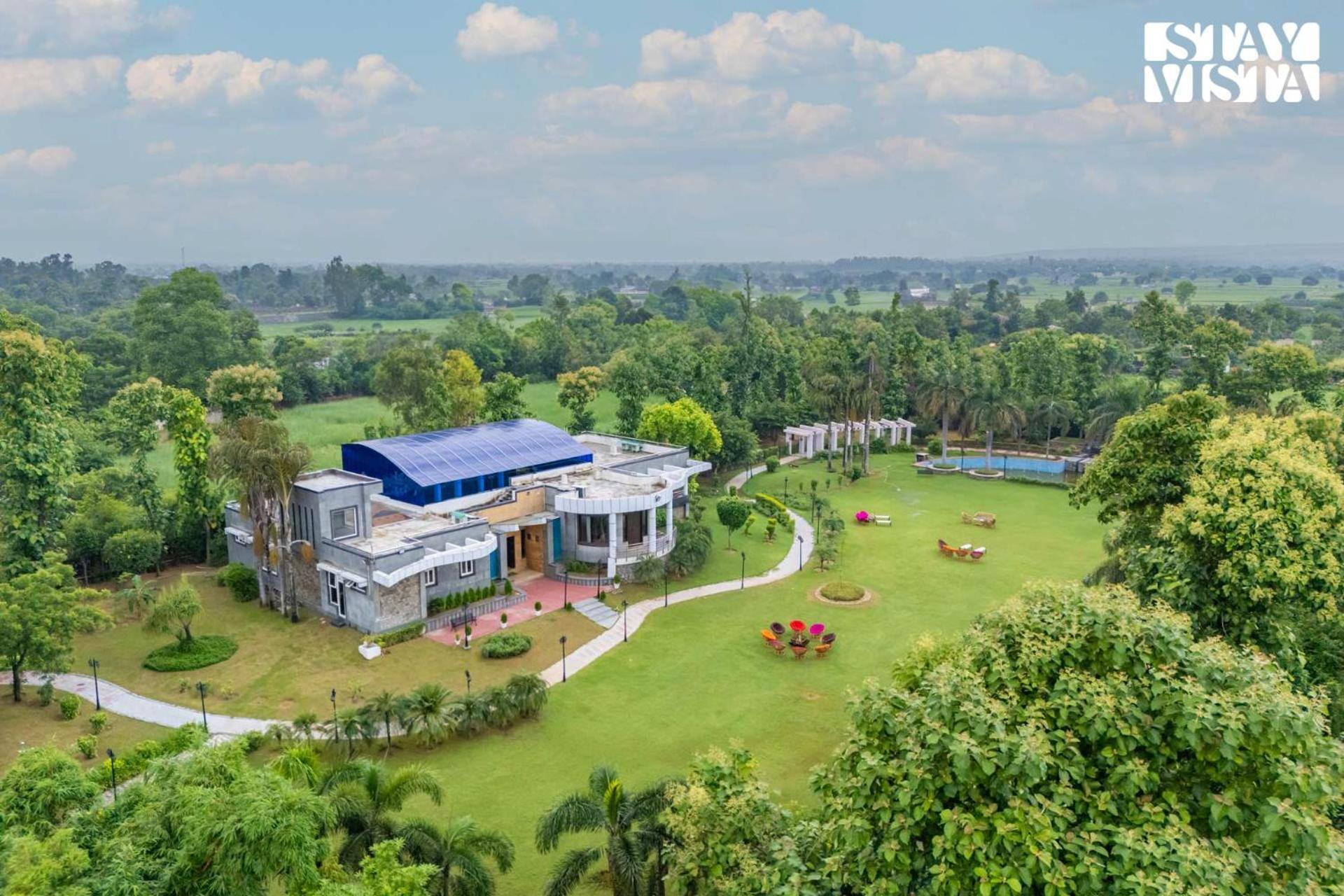 Stayvista At Wandering Vines Indoor Pool 4Bhk Luxury Villa In Delhi Sohna Dış mekan fotoğraf